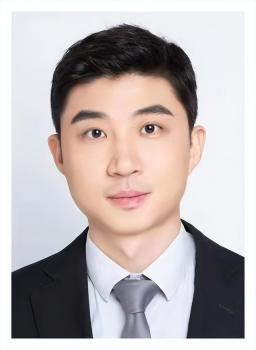 李晨亮